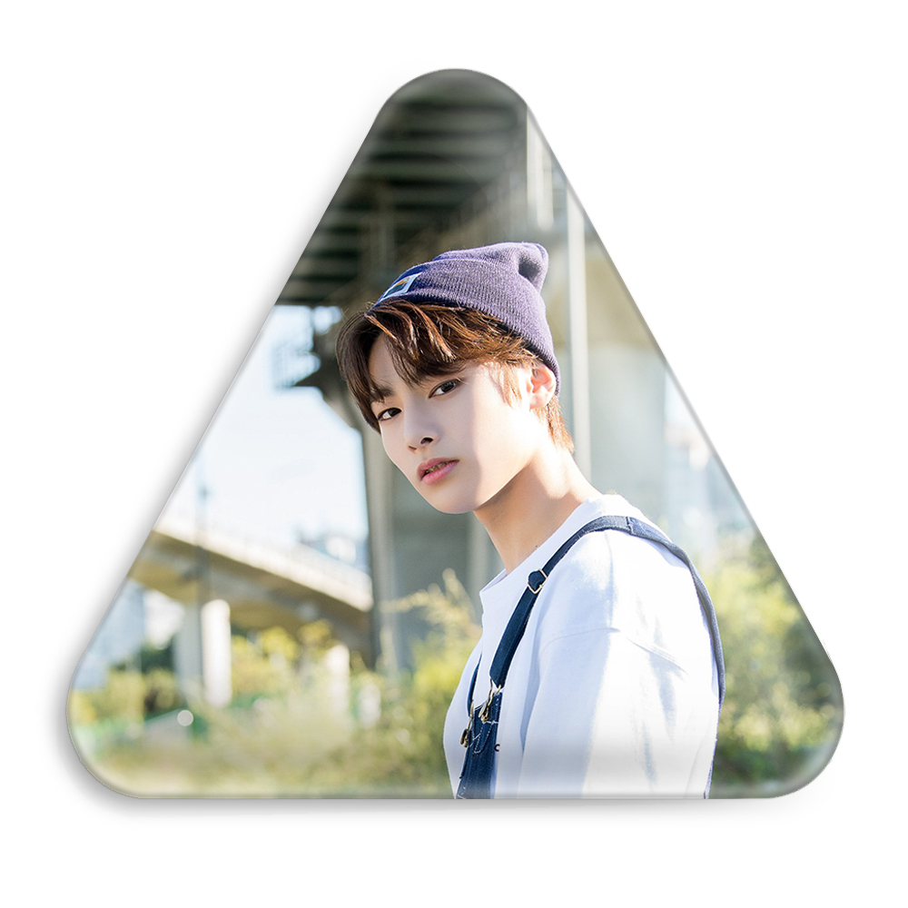 پیکسل خندالو طرح آی ان گروه استری کیدز Stray Kids مدل مثلثی کد 11862