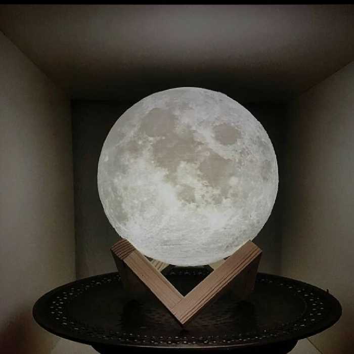 چراغ رومیزی  طرح کره ماه مدل medium