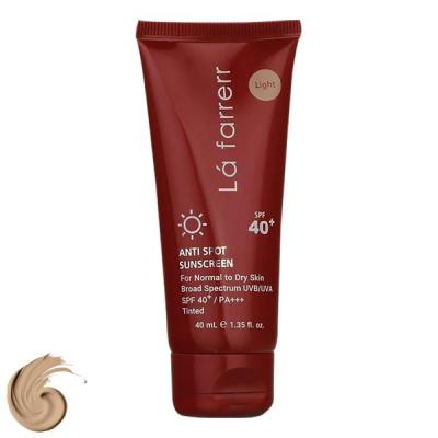کرم ضد آفتاب و ضدلک رنگی لافارر مدل SPF40-Light، مناسب پوستهای خشک و معمولی، حجم 40 میلیلیتر