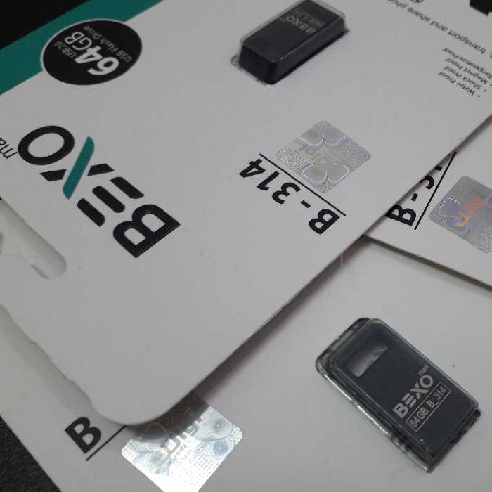 فلش 64 گیگ بکسو مدل مشکی