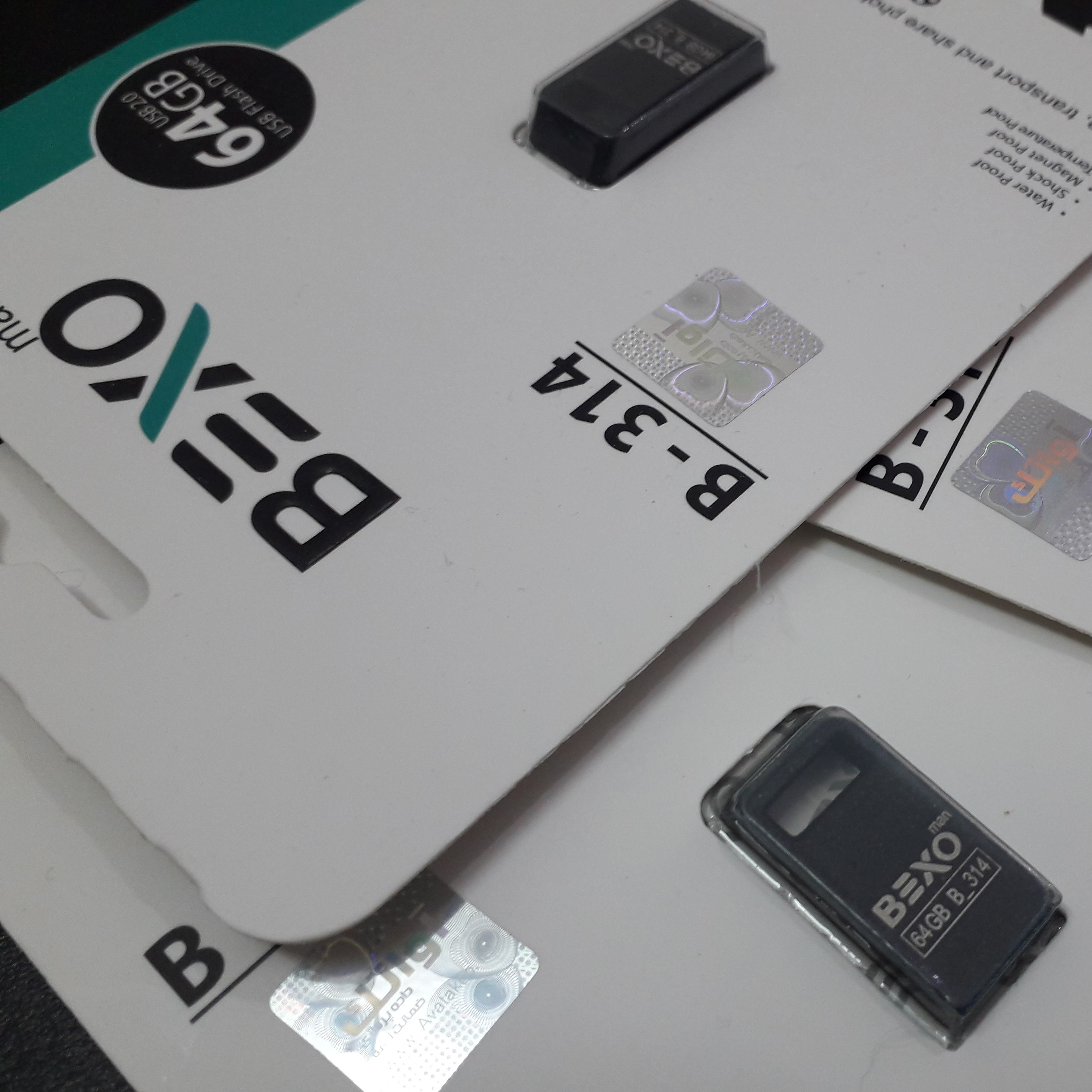 فلش 64 گیگ بکسو مدل مشکی