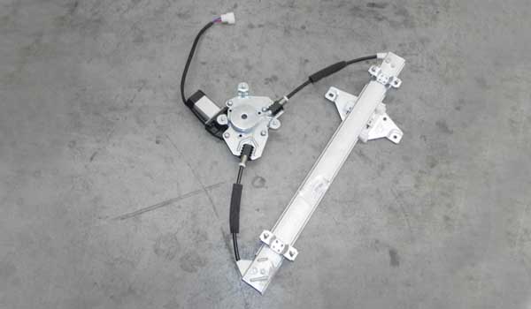 شيشه بالابر درب عقب چپ ام وی ام 530 و 550 چین یدک مرکزی - خرید لوازم یدکی خودروهای چینی - لوازم یدکی خودروهای کره ای - لوازم یدکی خودروهای ژاپنی - کف قیمت بازار - ارسال سریع به سراسر ایران