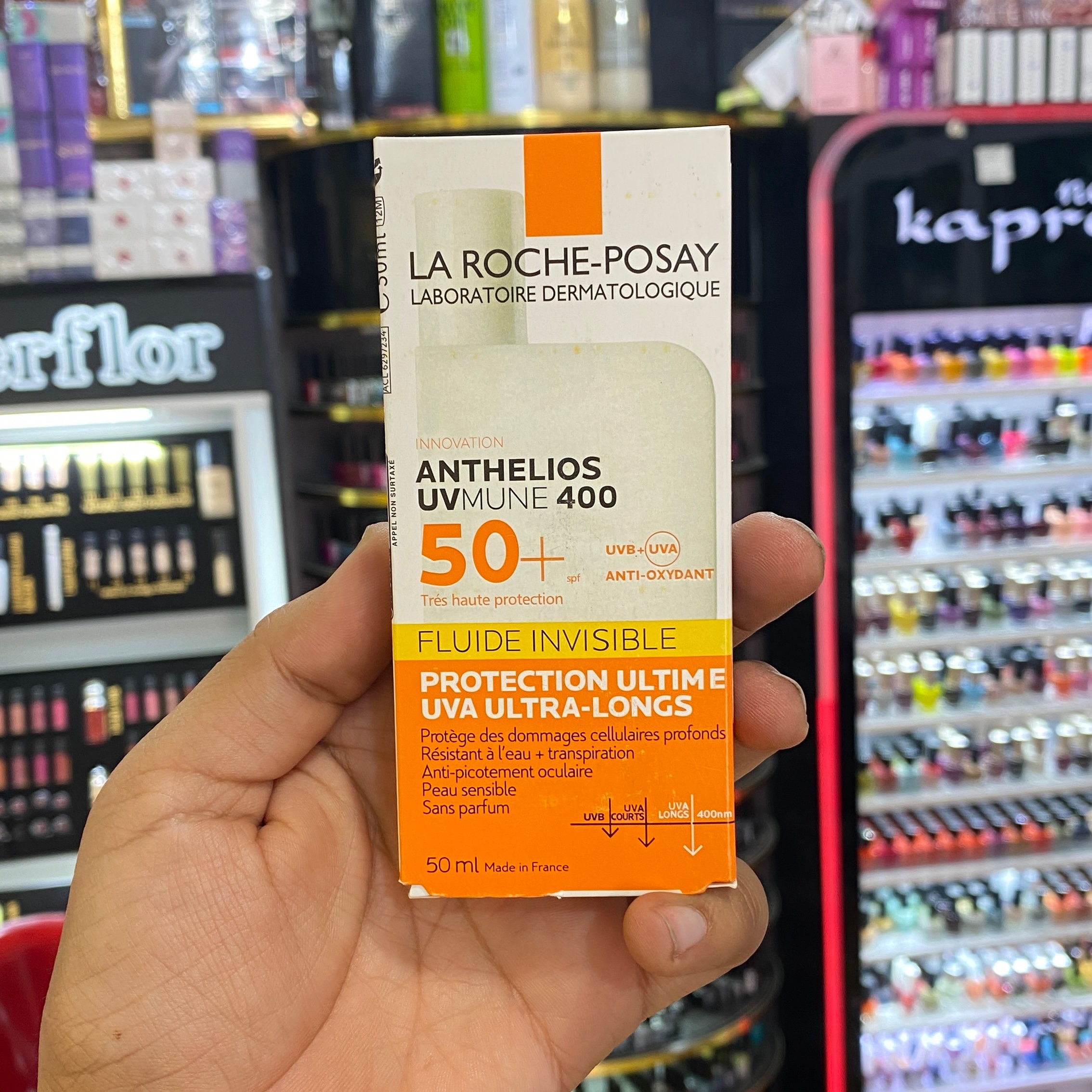 ضد آفتاب فلویید بی رنگ لاروش پوزای با اس پی اف 50 مدل آنتلیوس یووی مون 400