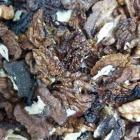 مغز گردو خورشتی و شیرینی پزی تویسرکان یک کیلو