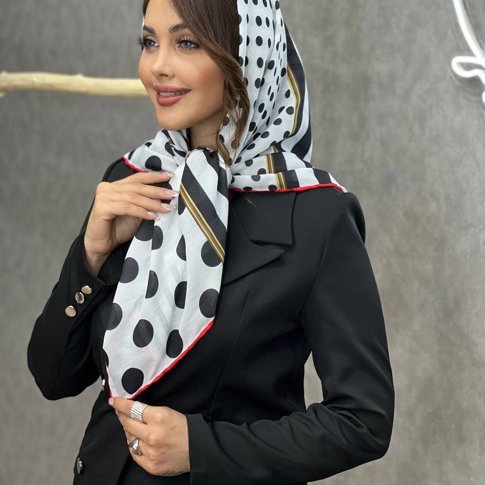 روسری نخی سفید مشکی خالدار