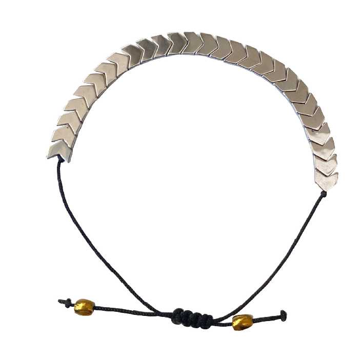 دستبند مدل مثلثی