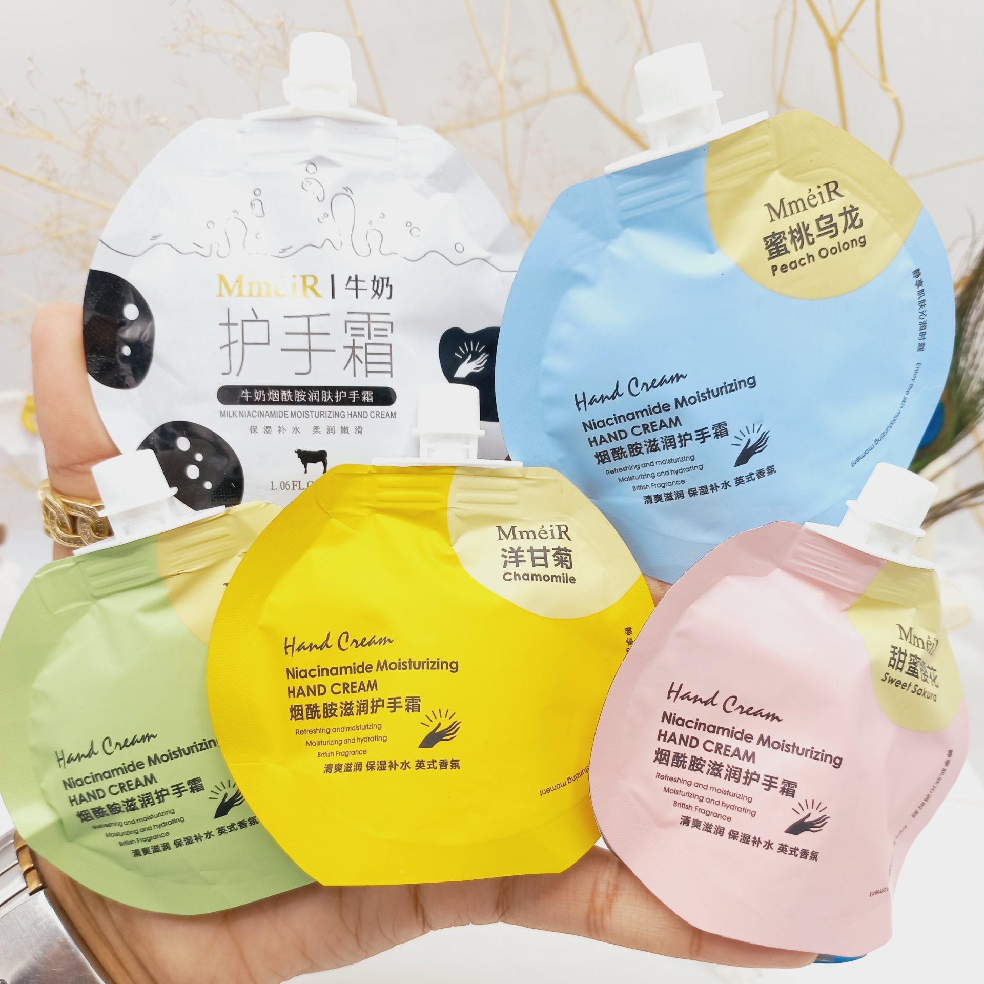 کرم مرطوب کننده دست ساندیسی