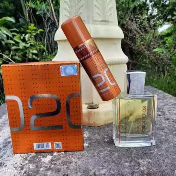عطر خاص بینظیر مردانه اسنتریک مولکول 02 فراگرنس ورد با اسپری رایگان