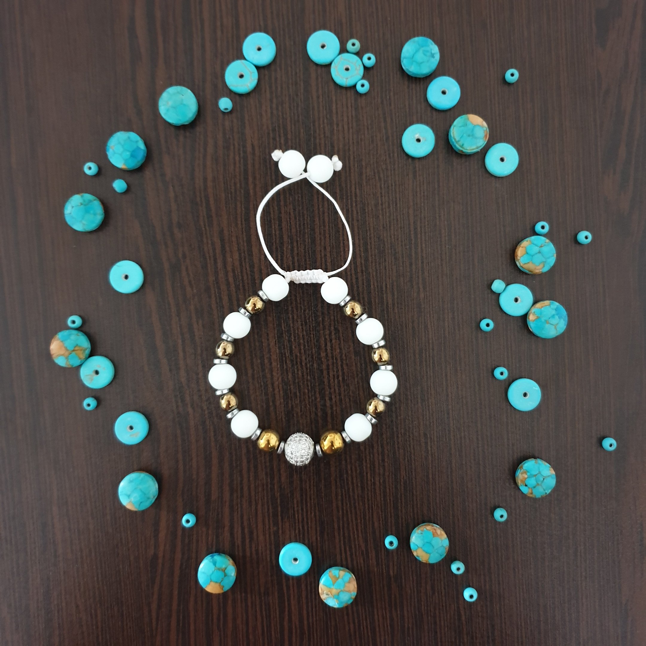 دستبند سنگ سفید طلایی