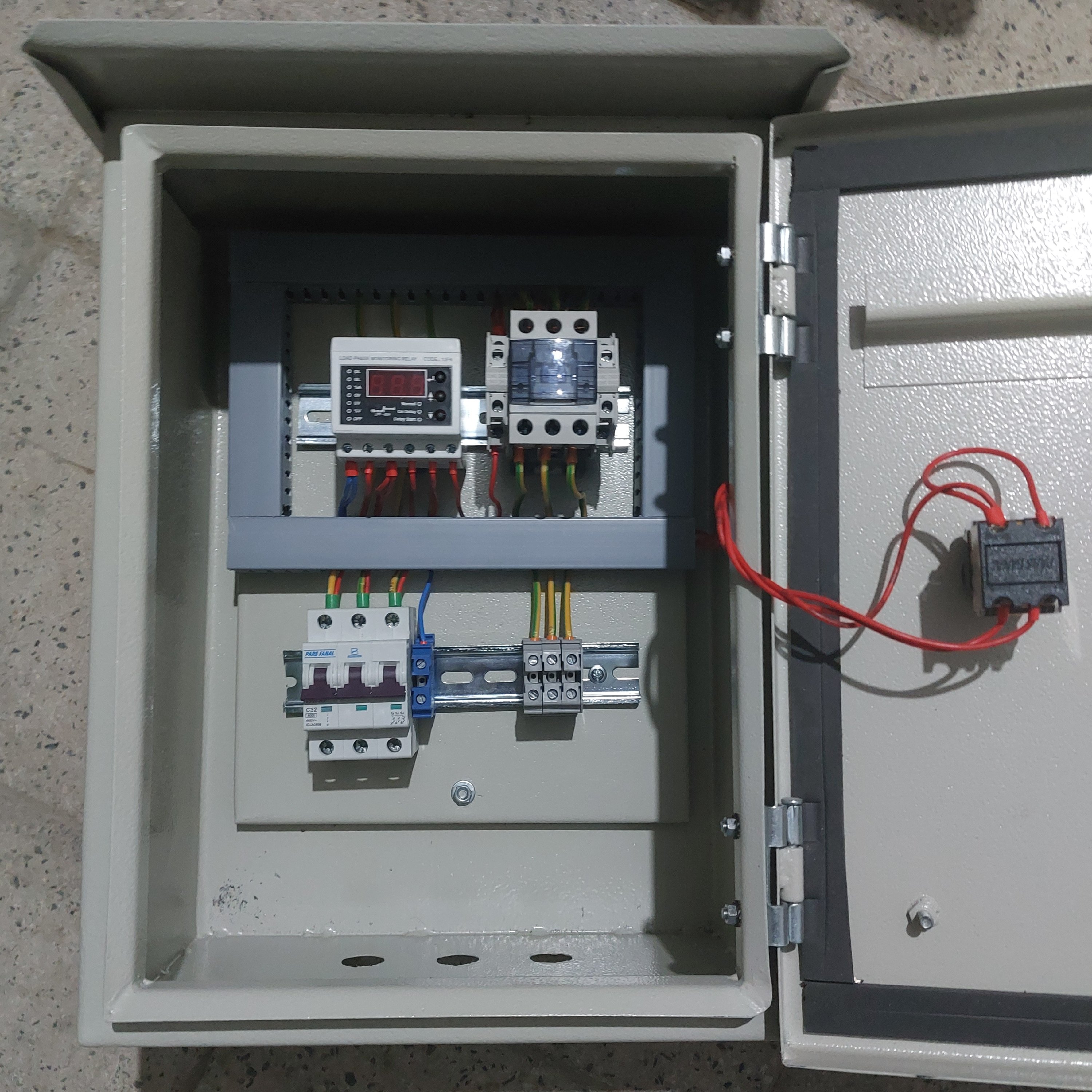 تابلو کنترل الکتروموتور سه فاز(32 آمپر)
