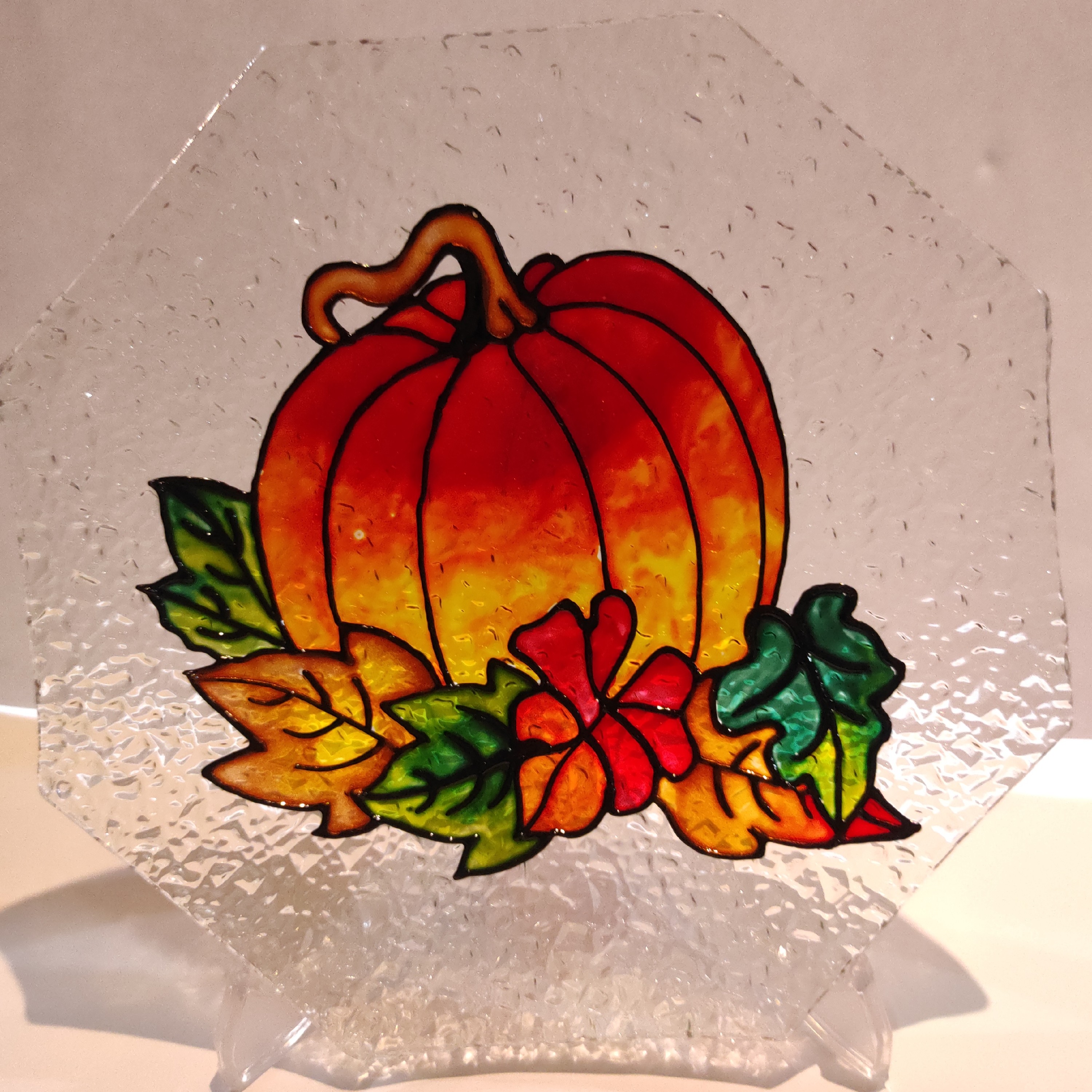 نقاشی ویترای طرح کدو تنبل سایز 18 cm هشت ضلعی به همراه پایه بشقاب