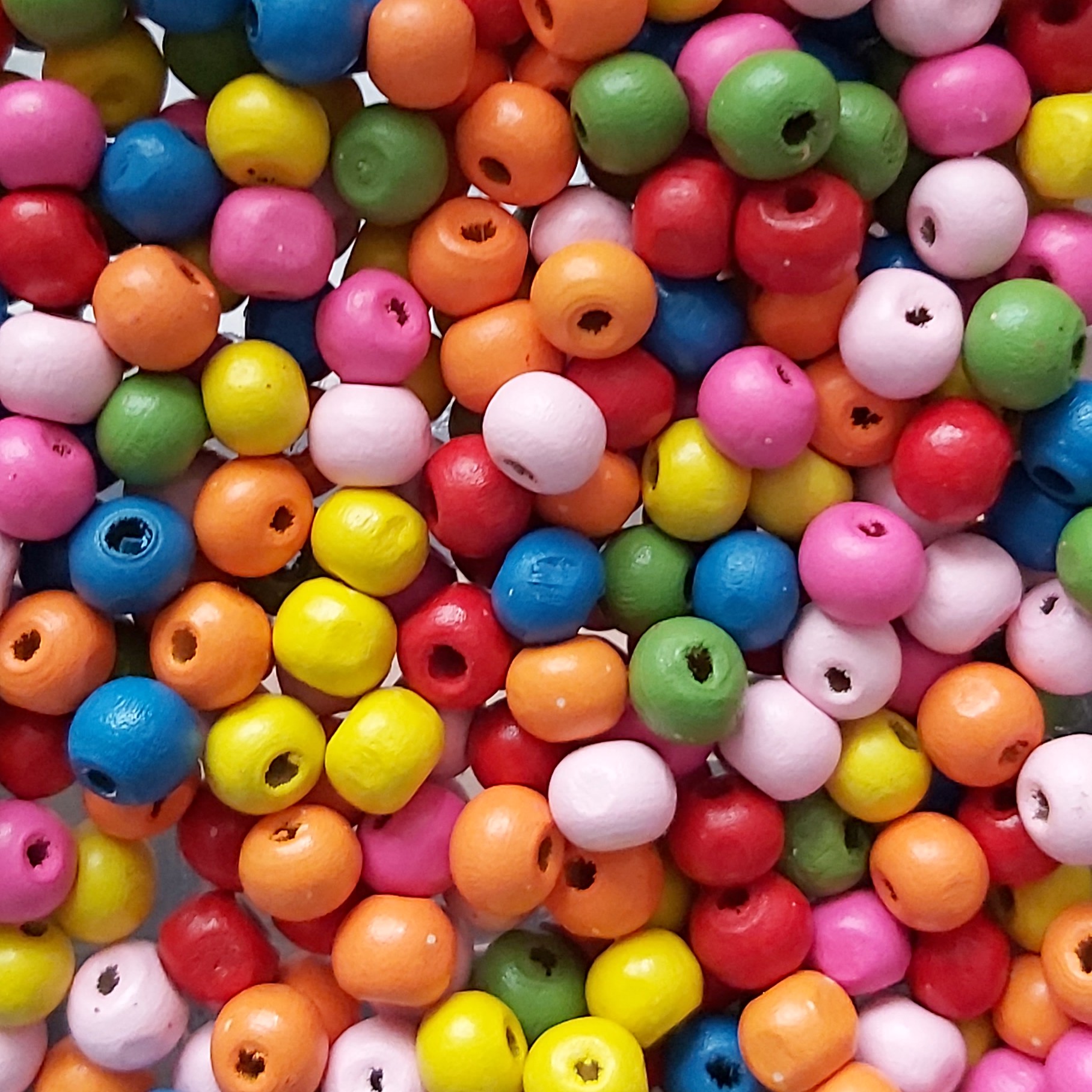 مهره چوبی رنگی رنگی سایز8میلی متربسته 30عددی