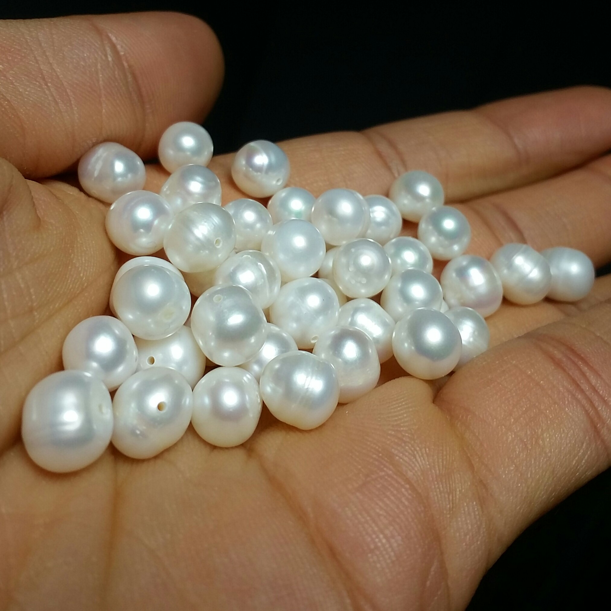 مروارید پرورشی اصل درجه یک 100 در 100 طبیعی سفید سرشار از خواص بینظیر
پلاستیکی نیستند