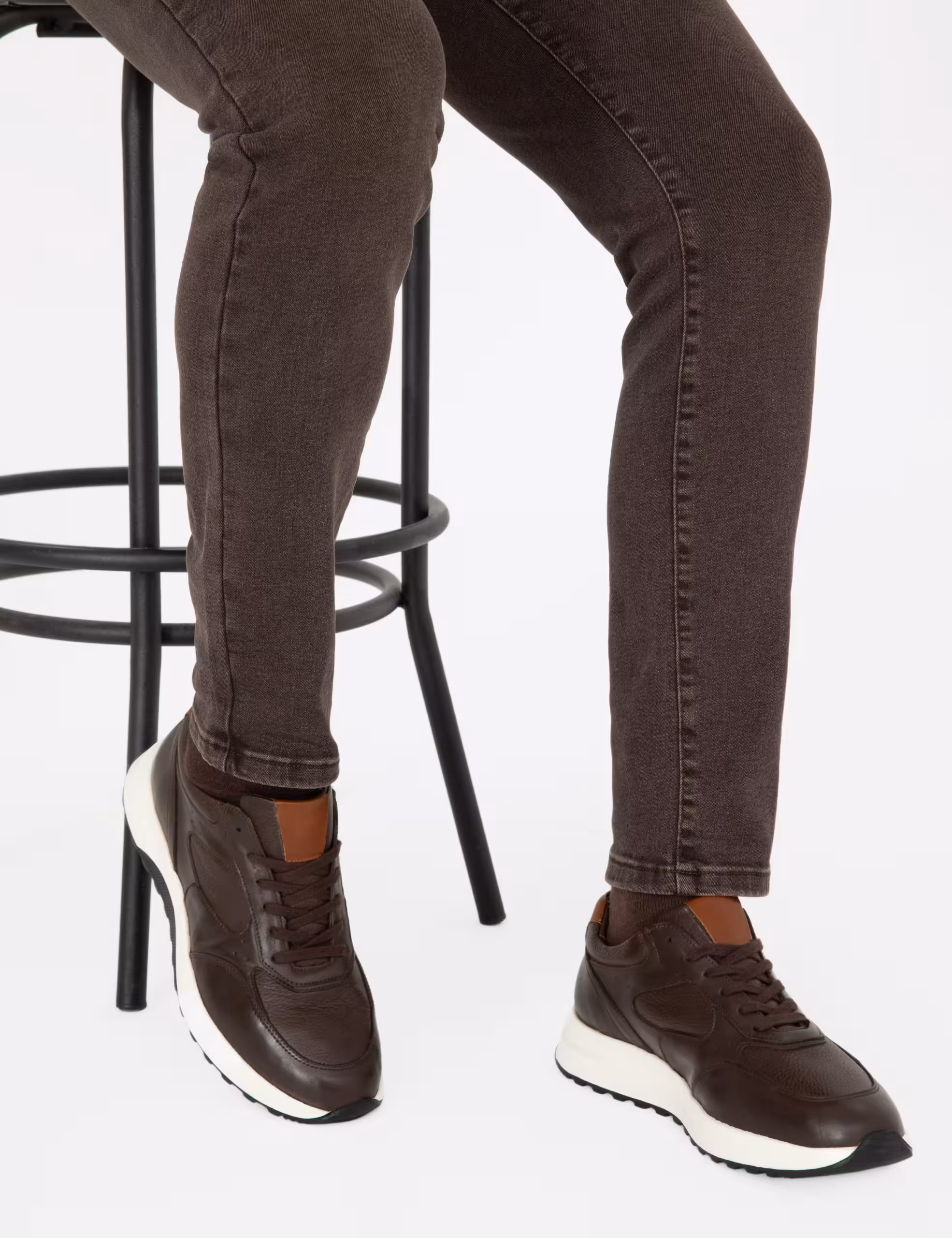 کفش کتانی و اسپرت مردانه قهوه ای پیرکاردین - فروشگاه لباس شهرمون