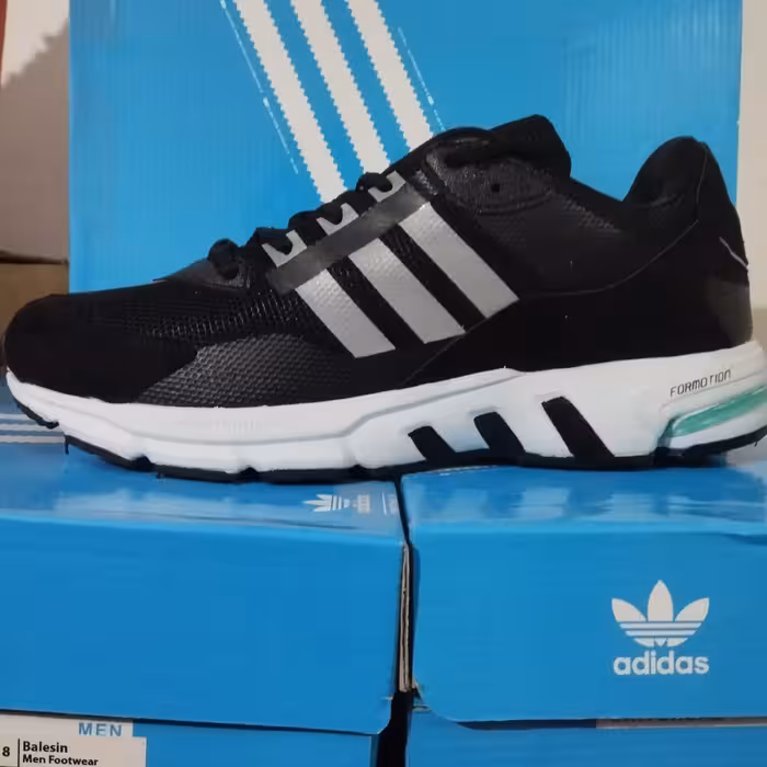 کتانی ادیداس