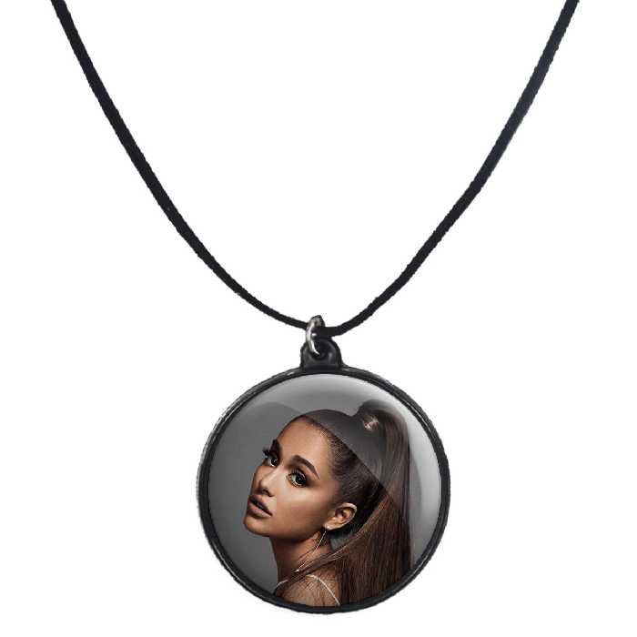 گردنبند پرمانه طرح آریانا گرانده کد pmb.99 مدل دو طرفه