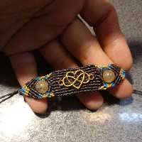 دستبند مکرومه با پلاک