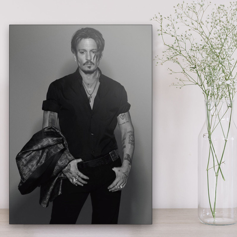 تابلو شاسی گالری استاربوی طرح جانی دپ مدل هنرمندان و بازیگران 031 | دنیای قاب