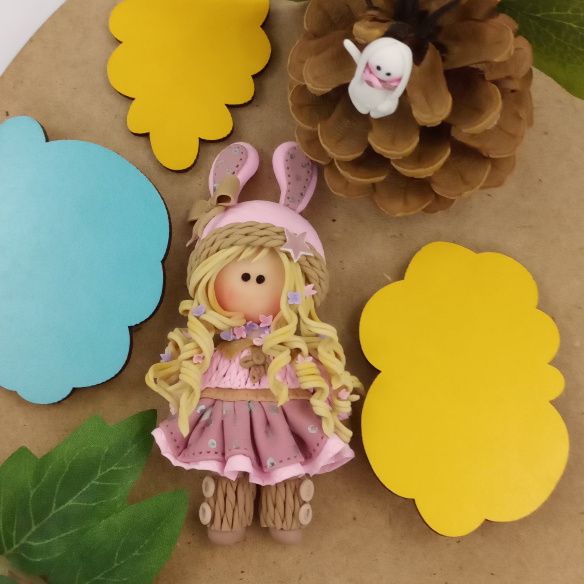 ماگ دخترونه عروسکی دختر شکوفه ای دستساز خمیری