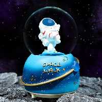 گوی موزیکال پمپی و چراغدار طرح فضانورد سایز بزرگ به همراه باتری