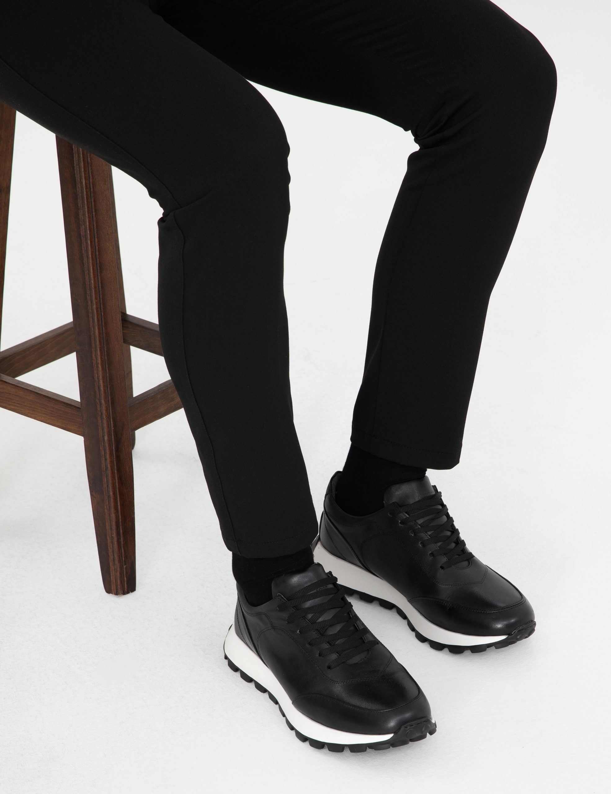 کفش روزمره مردانه مشکی پیرکاردین - فروشگاه لباس شهرمون