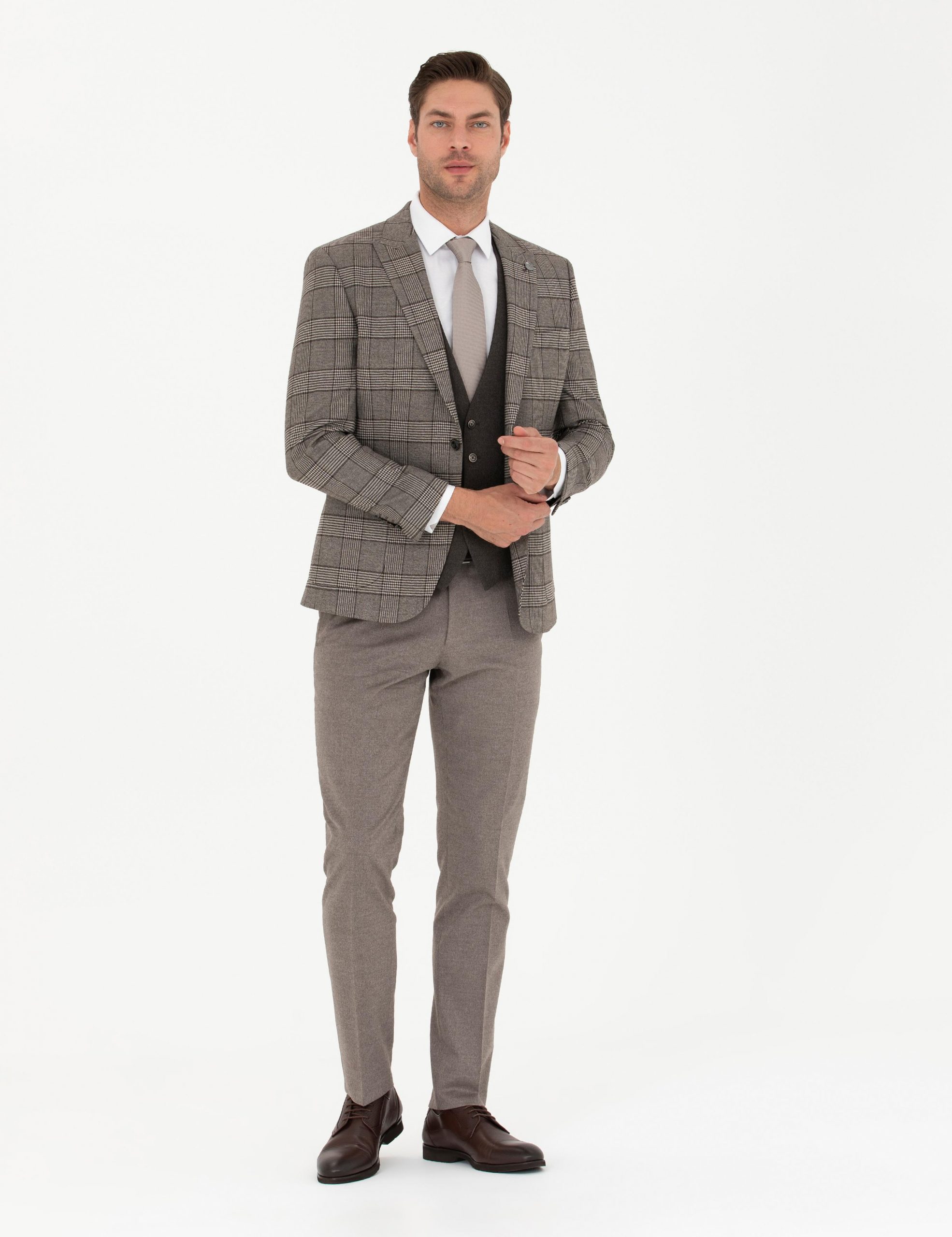 کت و شلوار مردانه قهوه ای روشن پیرکاردین - فروشگاه لباس شهرمون