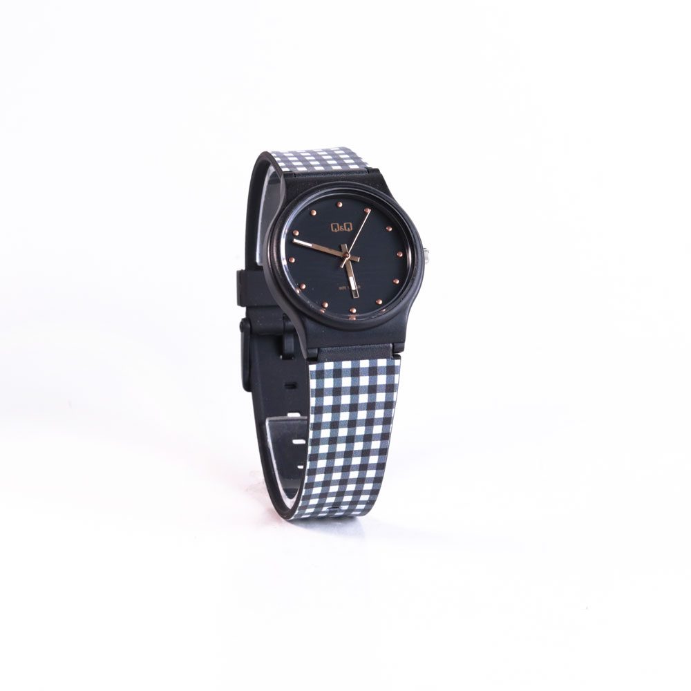 ساعت مچی پسرانه کیو اند کیو کد 8768 Q&Q