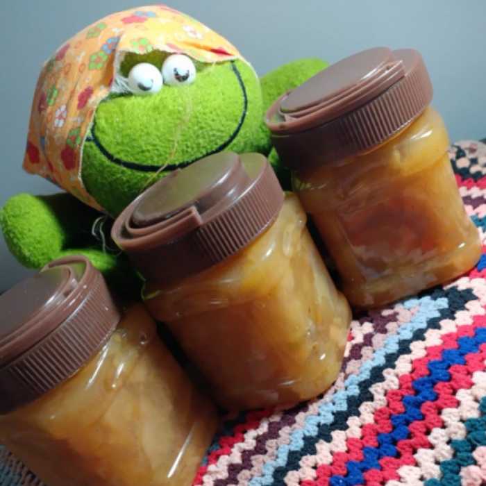 مربای گلابی طبیعی، خانگی و بهداشتی با ترکیب هل و زعفران در بسته بندی های  470 گرمی