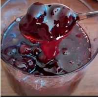 مربای آلبالو بدون هسته خانگی (یک کیلوگرم)