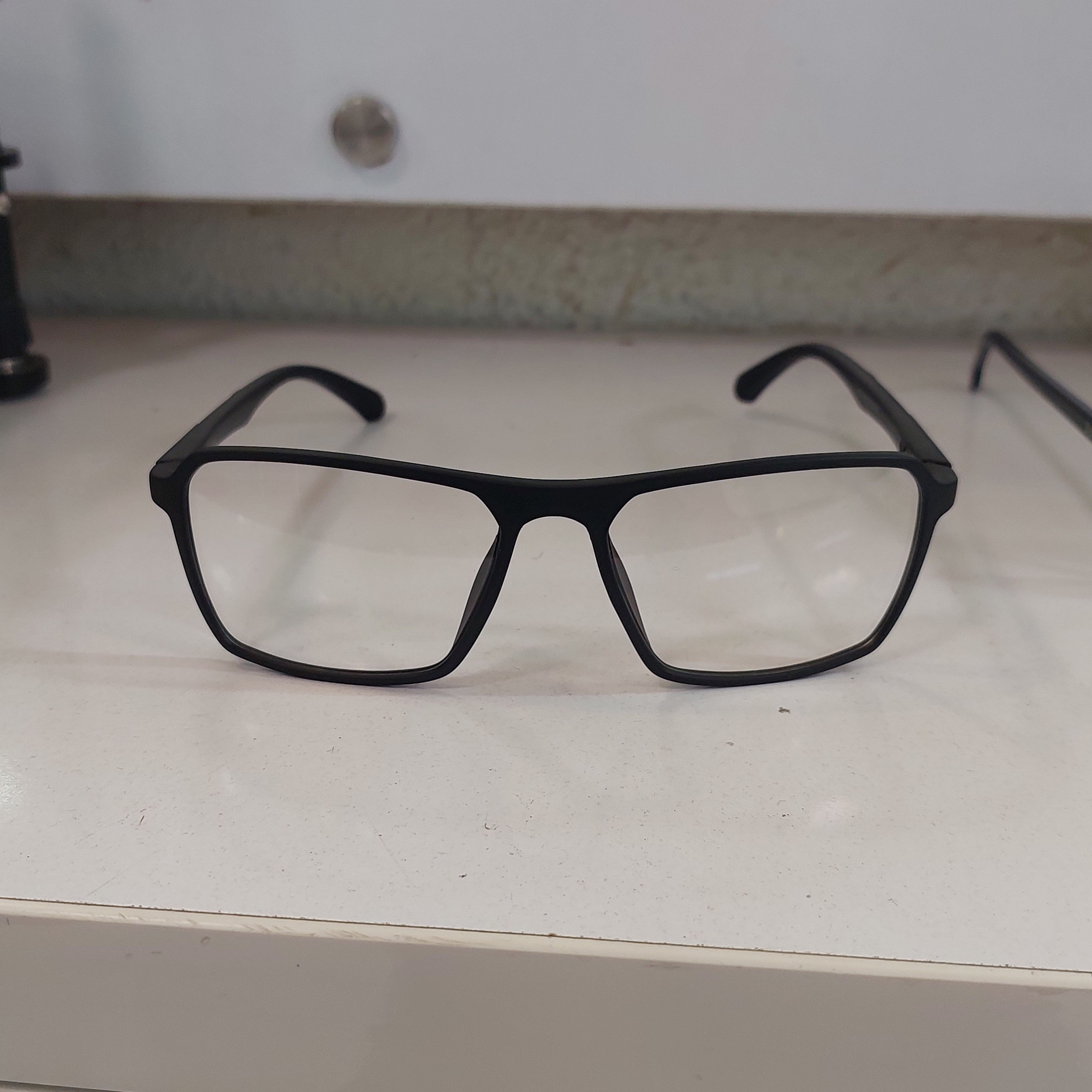 عینک طبی نشکن