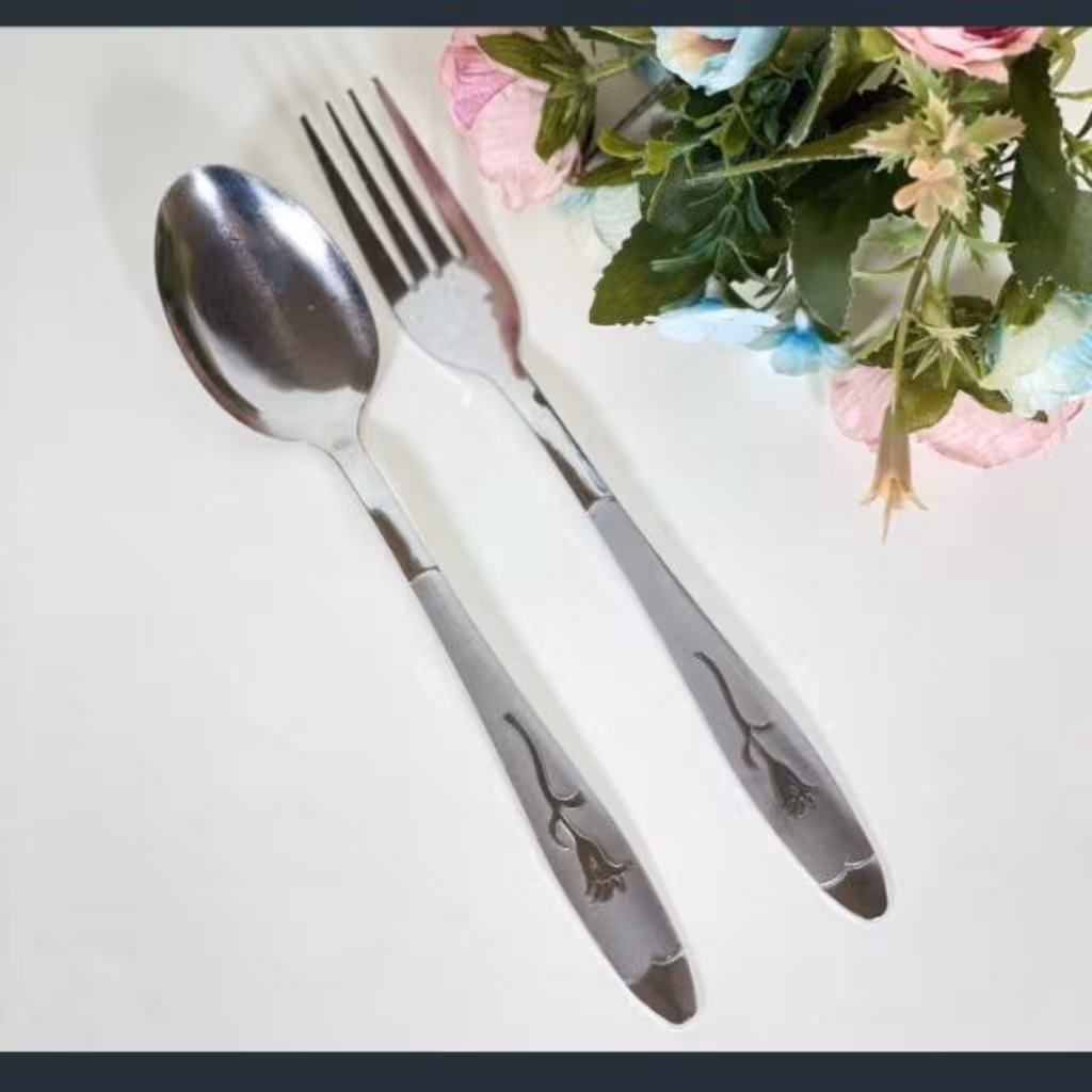 قاشق و چنگال غذا خوری گل میخک لیبل سبز