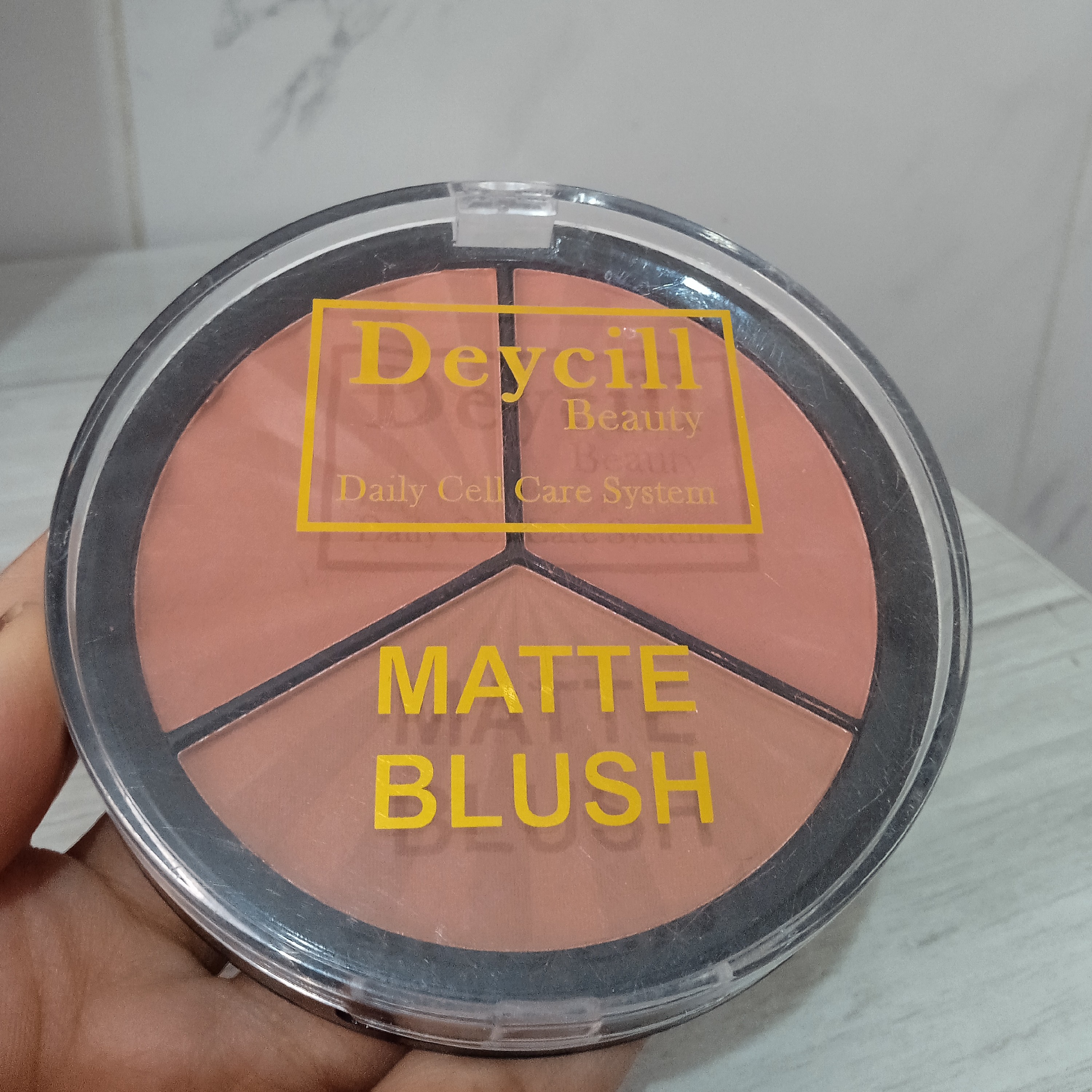 رژگونه3رنگ دایسل