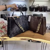 کیف طرح برجسته فندی
