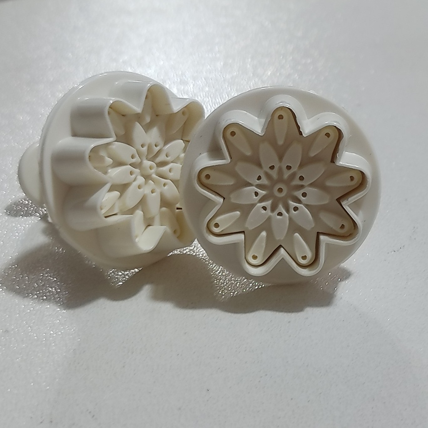 کاتر گل خورشیدی فشاری قطر 3 سانتی کاتر فشاری گل خورشیدی کاتر فنری