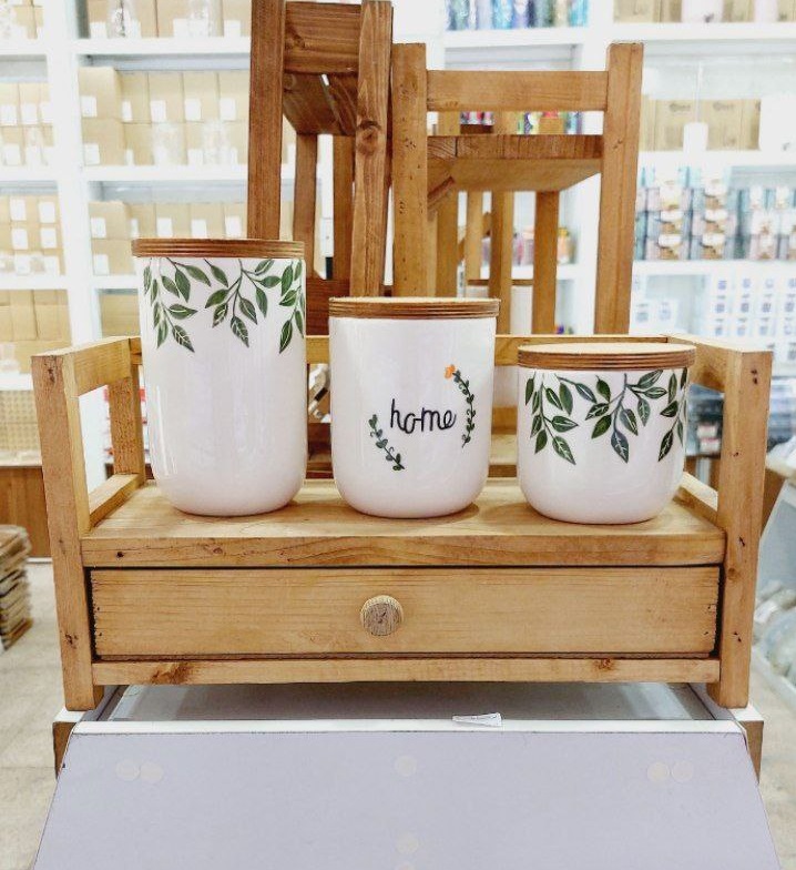 استند کشودار چوبی