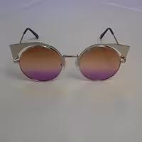 (2تابخر 3تا ببر)عینک آفتابی زنانه برندuCaT کد56(عینک دودی عینک افتابی) همراه با کاور پلاستیکی
