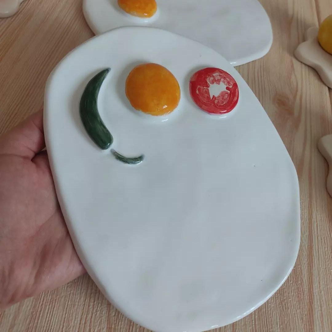 ظرف سرامیکی نیمرو به همراه گوجه و فلفل - ارسال رایگان نیست