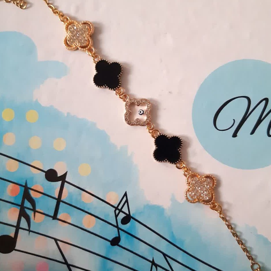 دستبند چهارپر