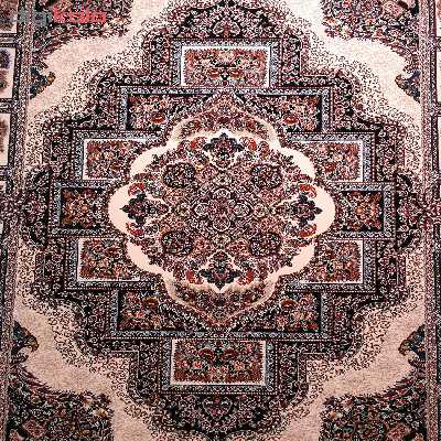 فرش ماشینی زمرد مشهد مدل حوض نقره زمینه کرم