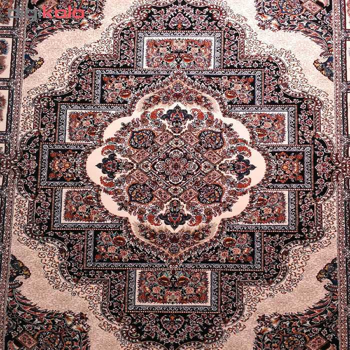 فرش ماشینی زمرد مشهد مدل حوض نقره زمینه کرم