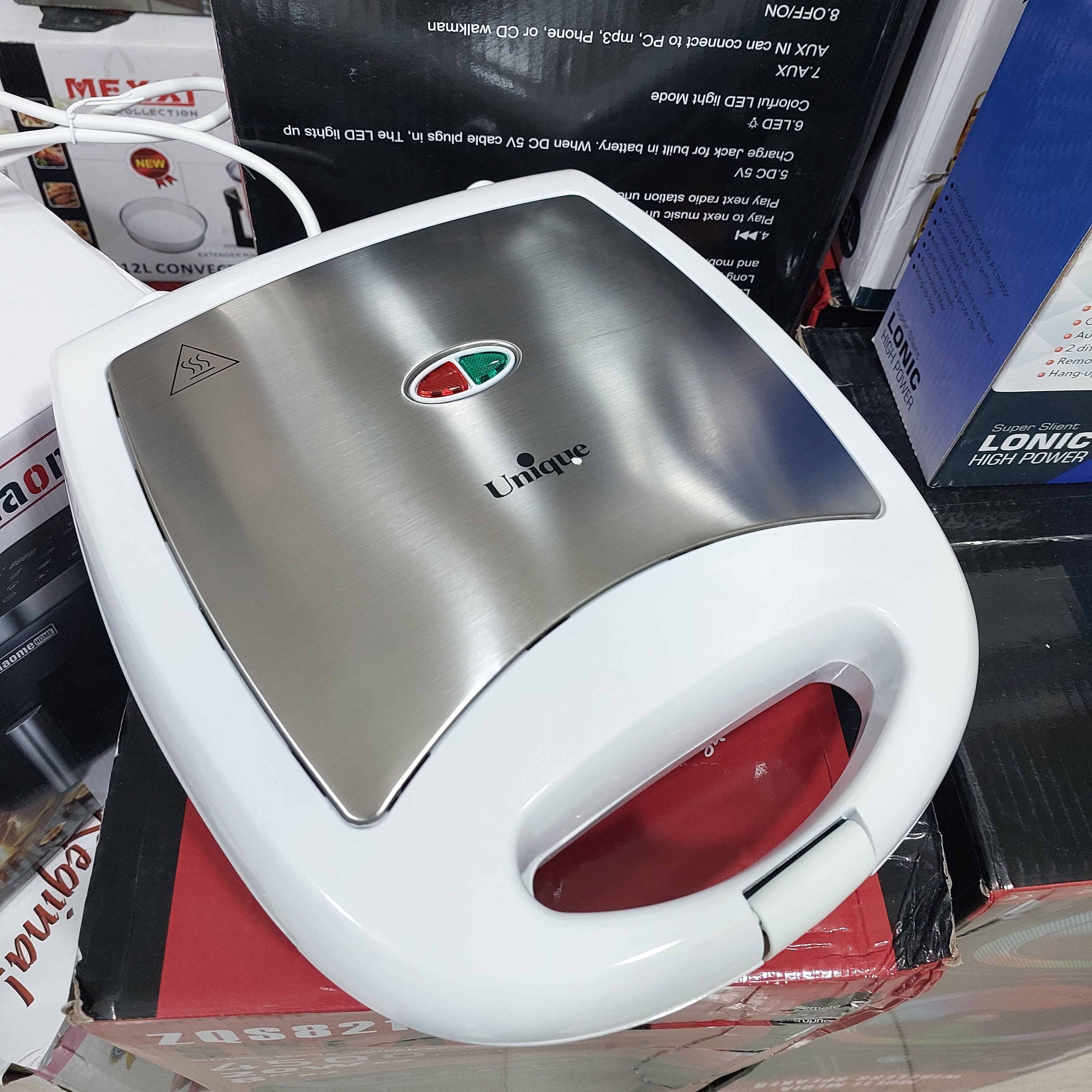 اسنک ساز  تک کاره مارک یونیک  مدل 5262

طول سیم 60 سانتی متر
توان 1200 وات
جنس بدنه استیل ضدزنگ(هزینه ارسال پس کرایه )