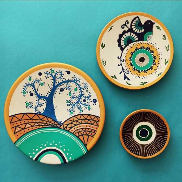 بشقاب دیوارکوب سفالی طرح فانتزی مجموعه 3 عددی