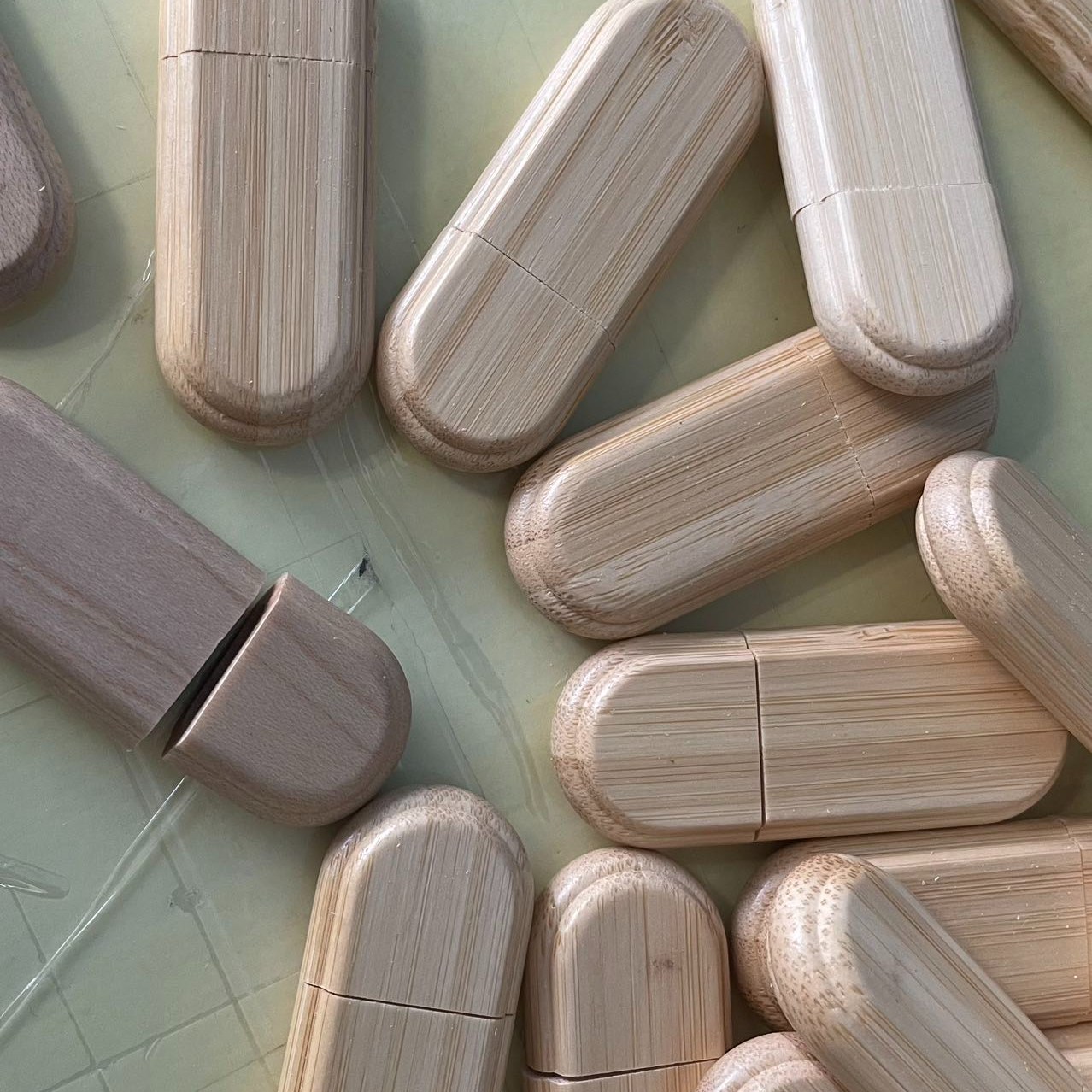 فلش چوبی بیضی 8 گیگ اولتیتا با گارانتی 