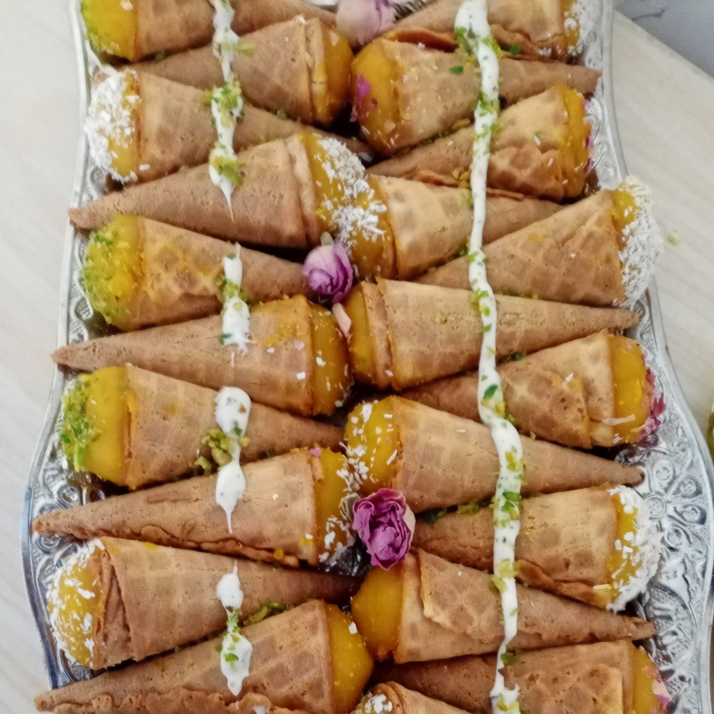 سینی میکس حلوا و خرما ویژه محرم و مراسمات روضه و ترحیم