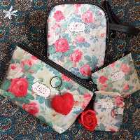 ست کیف دوشی   آرایشی   هندزفری  و  جاکارتی 