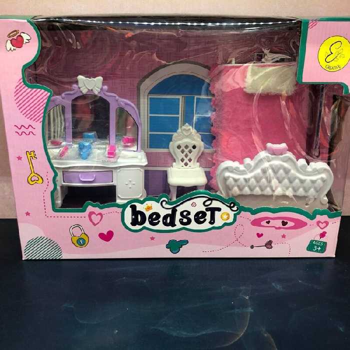 اسباب بازی اتاق خواب شامل تخت خواب میز ارایش و صندلی