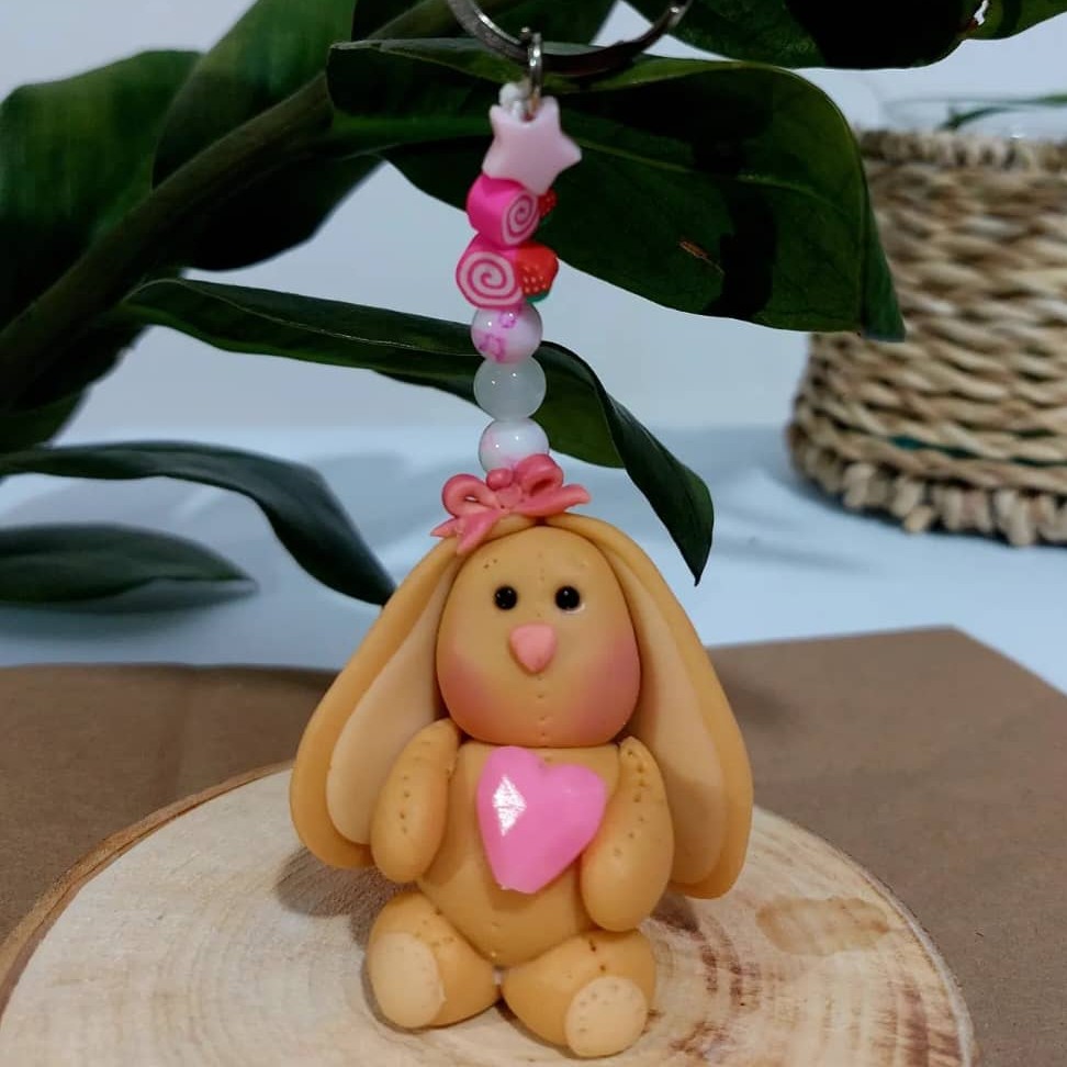 جاسوئیچی خرگوش خمیری با بند مرواریدی 