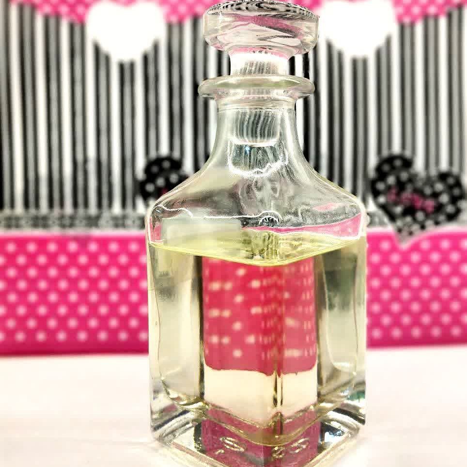 فروش عطر کریکی سوئیسی نوع 1 ( قیمت گرمی )
