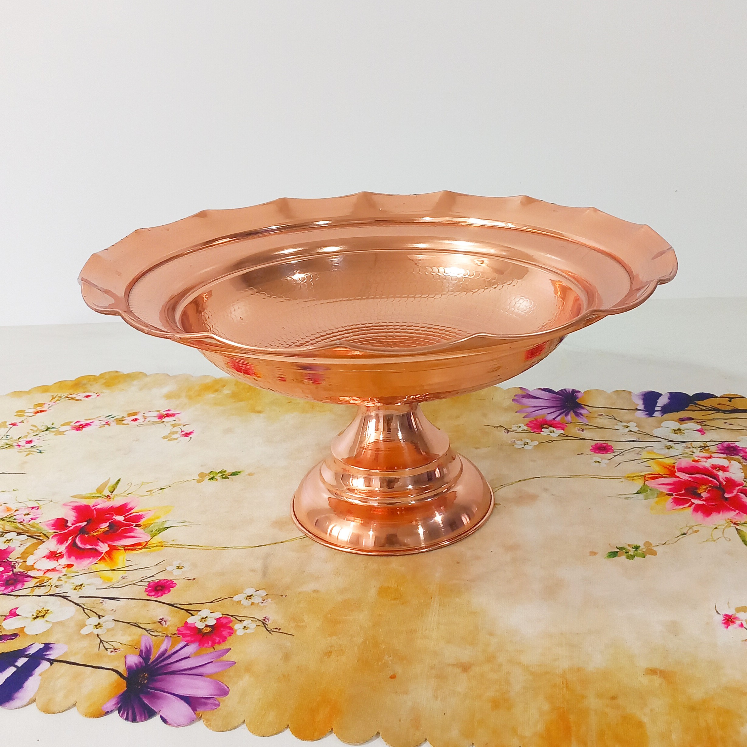 میوه خوری مسی دست ساز زنجان رنگ ثابت و نانو شده مدل چکشی و دور کنگره ارسال رایگان