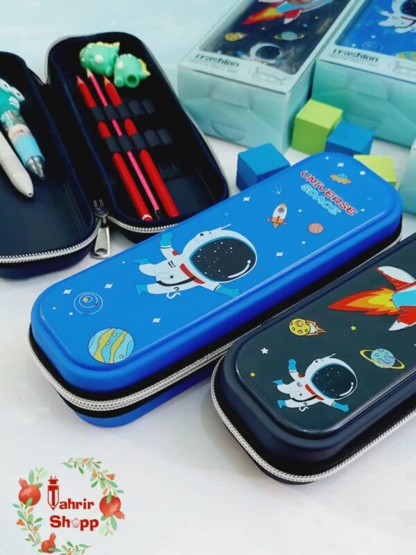 جامدادی فضانورد